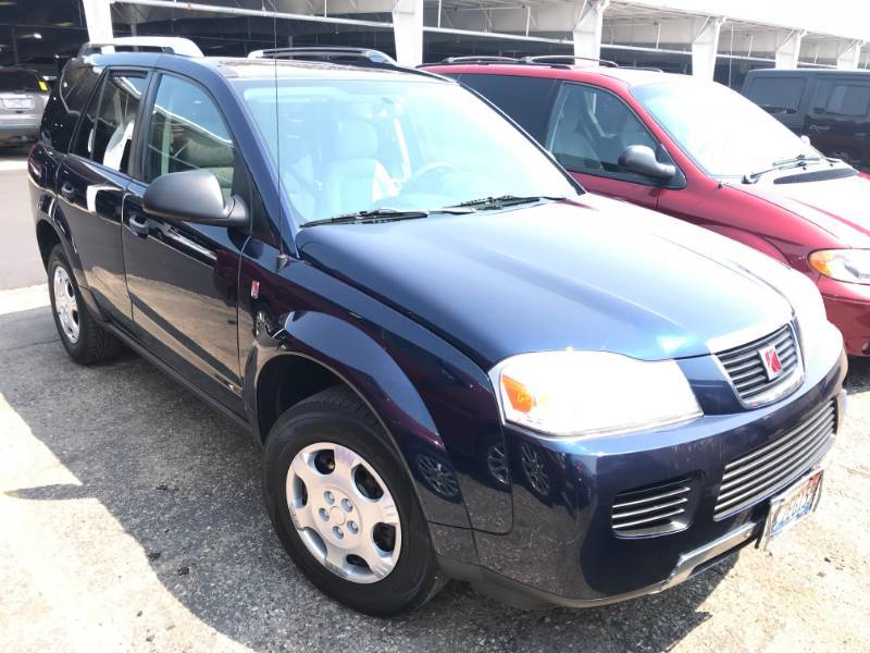 lot 27 image: 2007 Saturn Vue