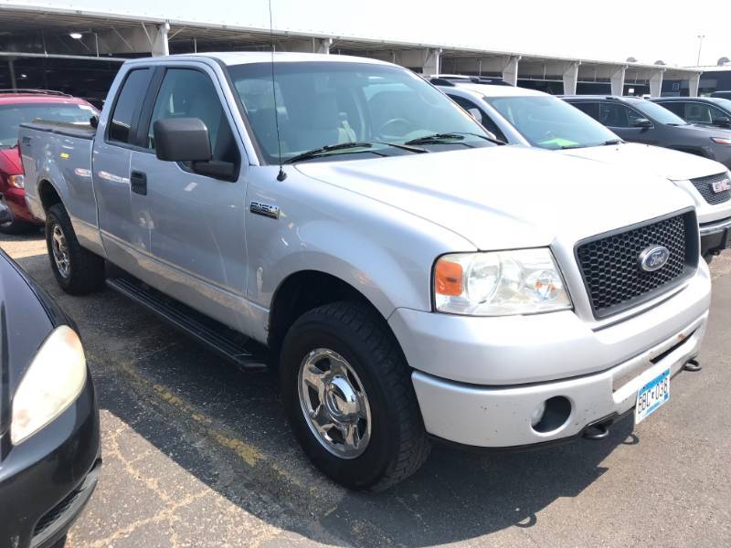 lot 28 image: 2006 Ford F-150 STX 4x4