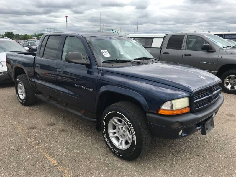 lot 35 image: 2002 Dodge Dakota 4x4 Crew Cab