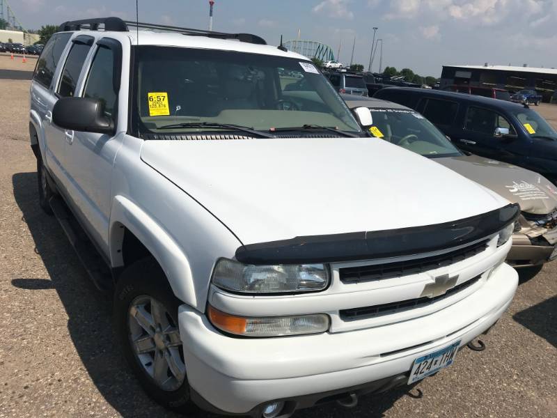 lot 36 image: 2003 Chevrolet Suburban Z71 4x4