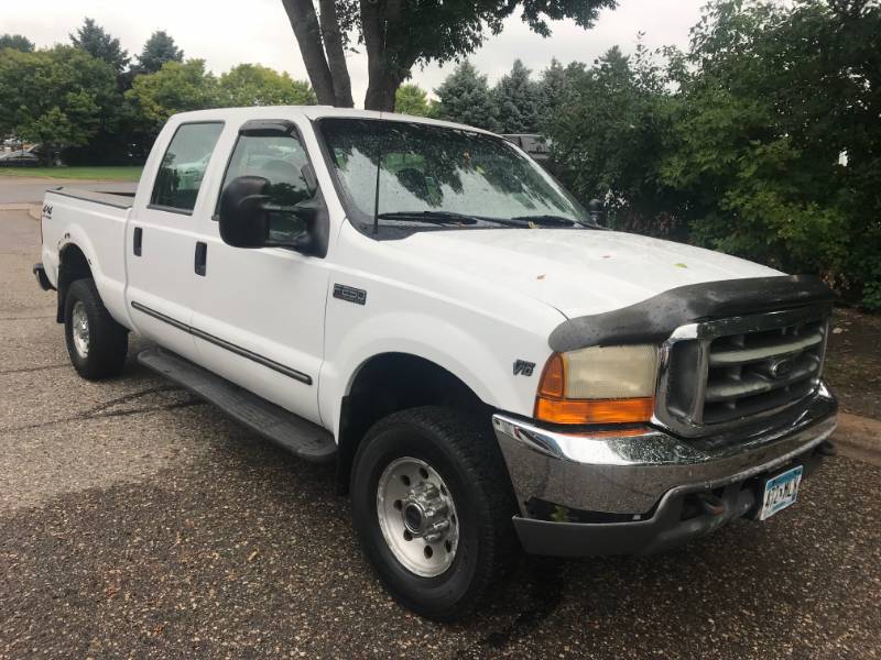 lot 44 image: 2000 Ford F-250 XLT V10