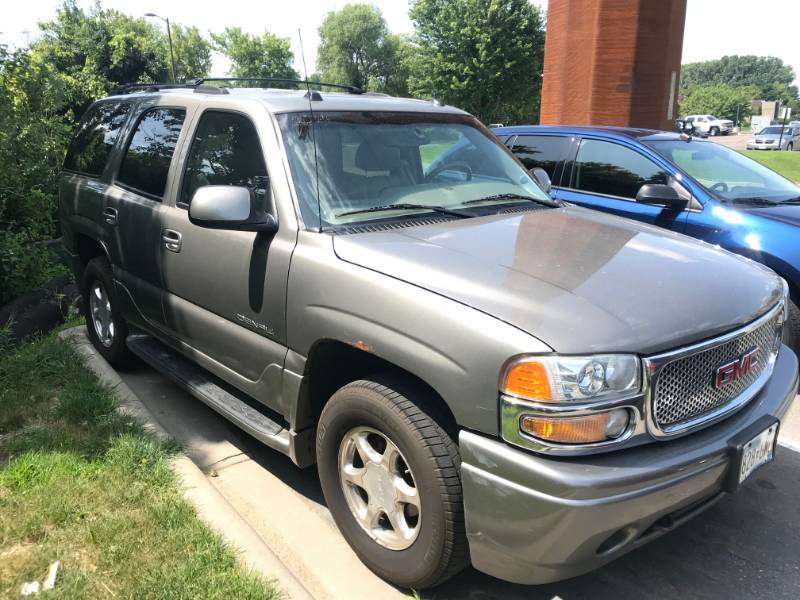 lot 46 image: 2005 GMC Yukon Denali AWD