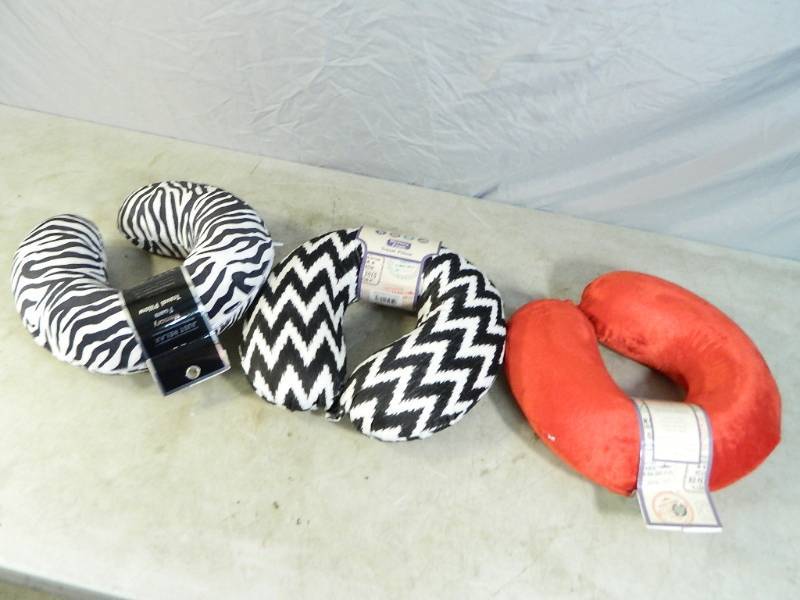 3 New Memory Foam Travel Pillows