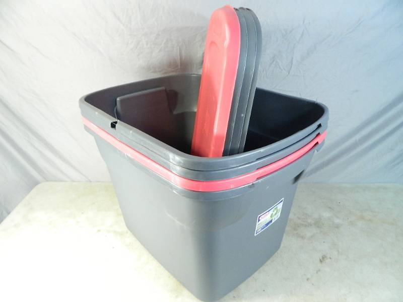 4 Totes with Lids