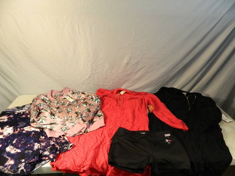 New with Tags Teen  Young Adult Clothing