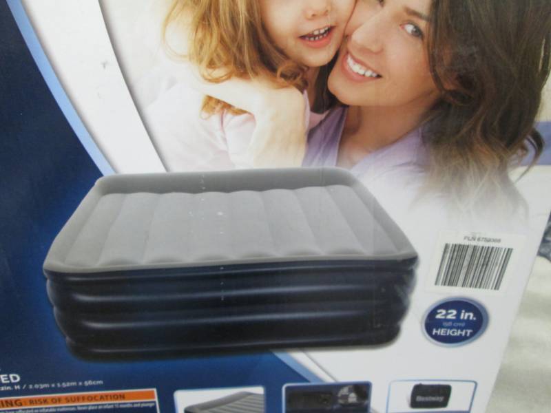 lot 2 image: Aeroluxe Air Bed by Bestway Queen o...