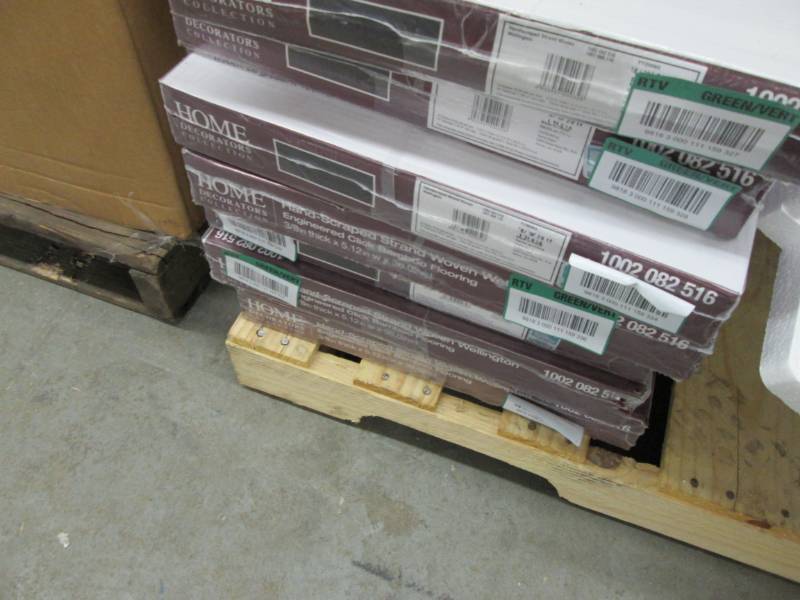 lot 25 image: 7 Cases Home Decorators Collection ...
