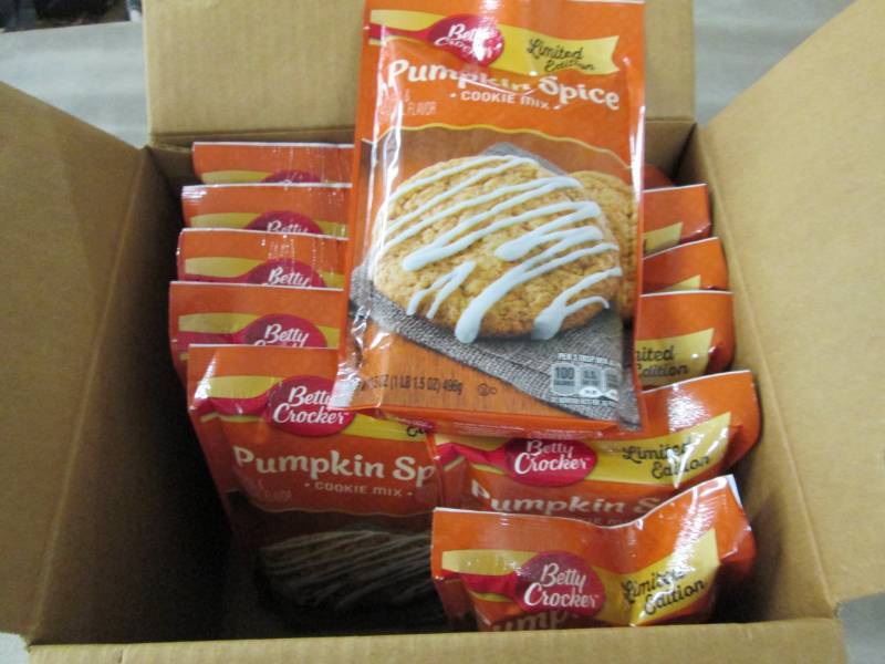 lot 111 image: Case of Betty Crocker 12-17.5oz Pum...