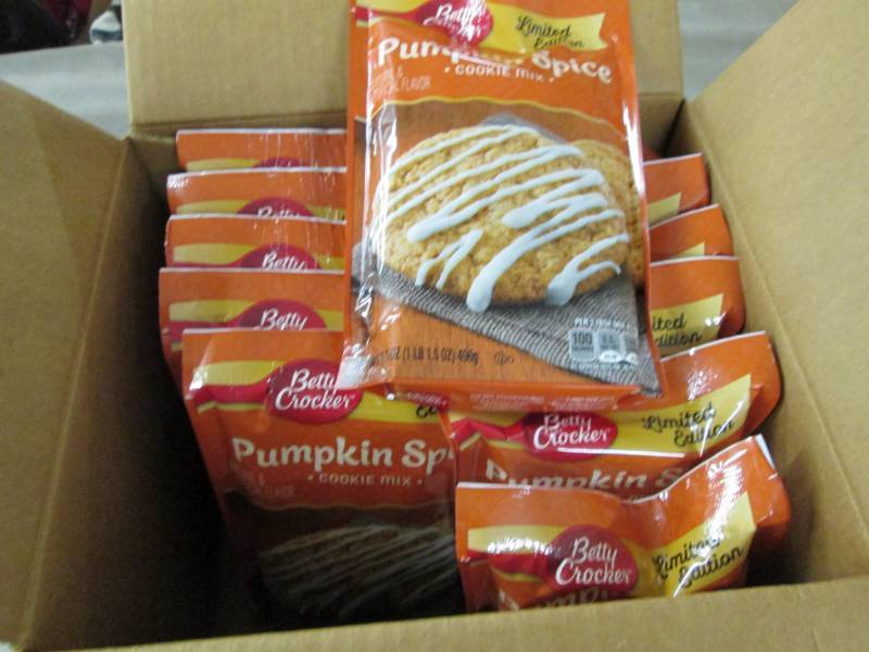 lot 112 image: Case of Betty Crocker 12-17.5oz Pum...