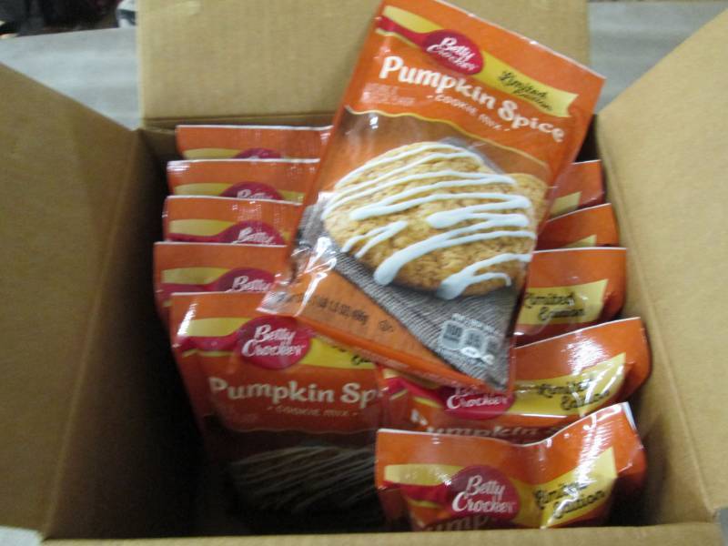 lot 115 image: Case of Betty Crocker 12-17.5oz Pum...