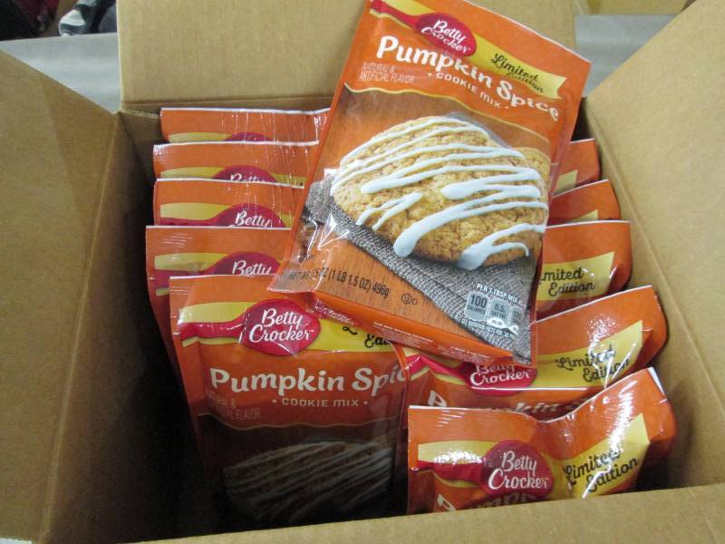 lot 116 image: Case of Betty Crocker 12-17.5oz Pum...