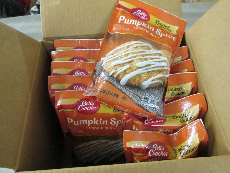 lot 119 image: Case of Betty Crocker 12-17.5oz Pum...