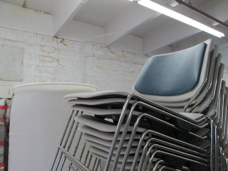lot 141 image: Lot of 6 Conference Chairs- need cl...