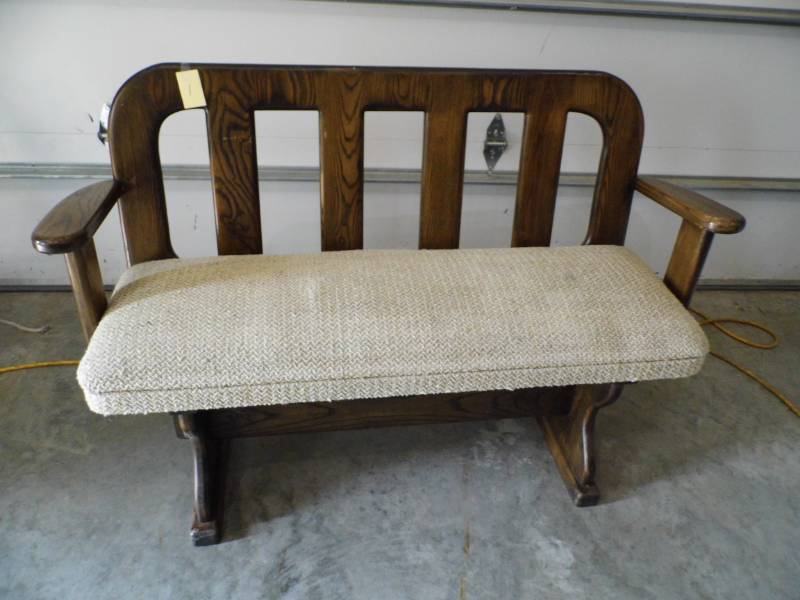 lot 1 image: Solid Wood Bench