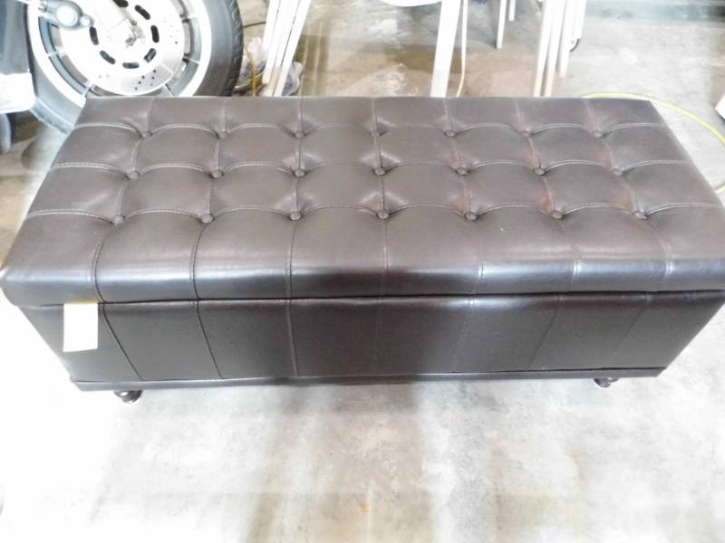 lot 5 image: Dark Brown Storage Bench