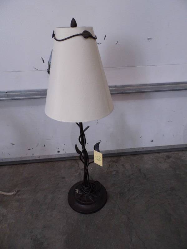 lot 28 image: Metal Leaf Lamp