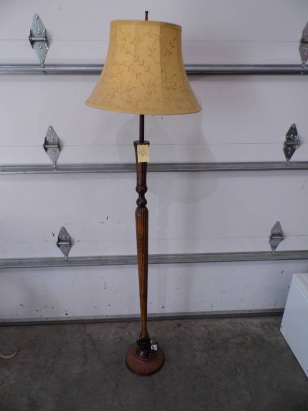 lot 38 image: Copper Colored Base Floor Lamp