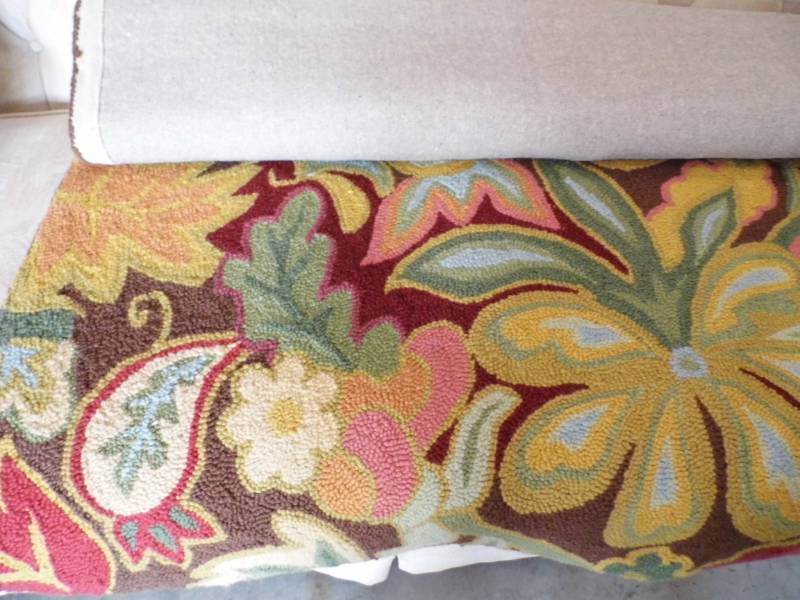 lot 43 image: Floral Pattern Area Rug