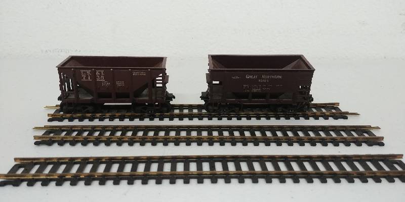 lot 8 image: Collectible Toy Train Cars(2) plus tracks(3)