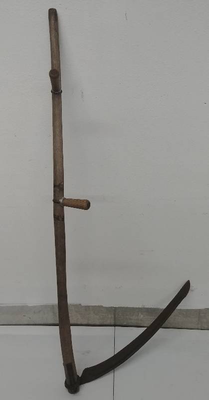 lot 17 image: Antique Sickel