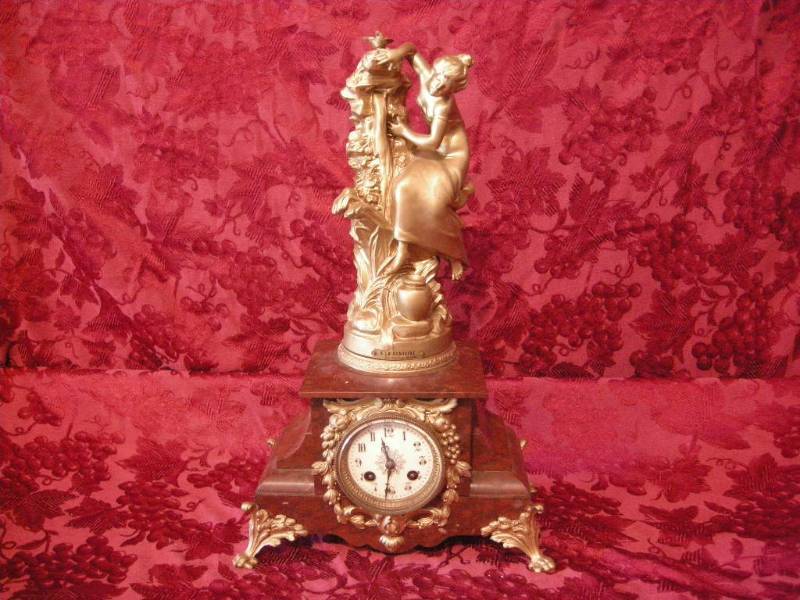lot 15 image: Antique French Figural Shelf Clock