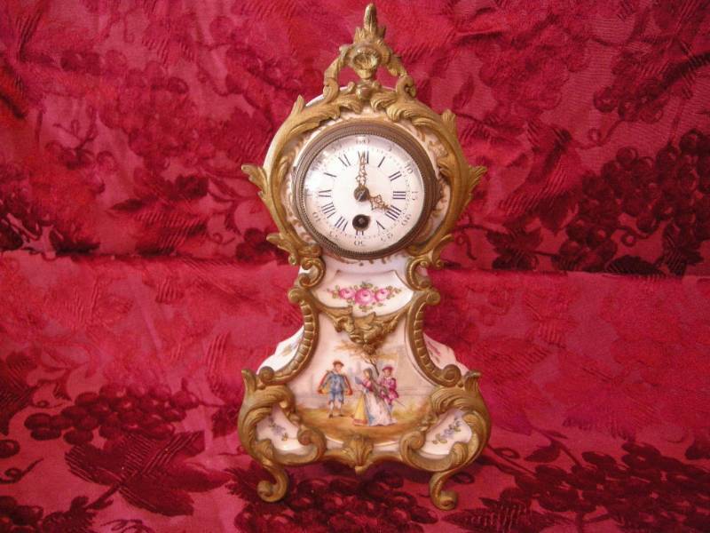 lot 20 image: Antique French Porcelain Novelty Clock