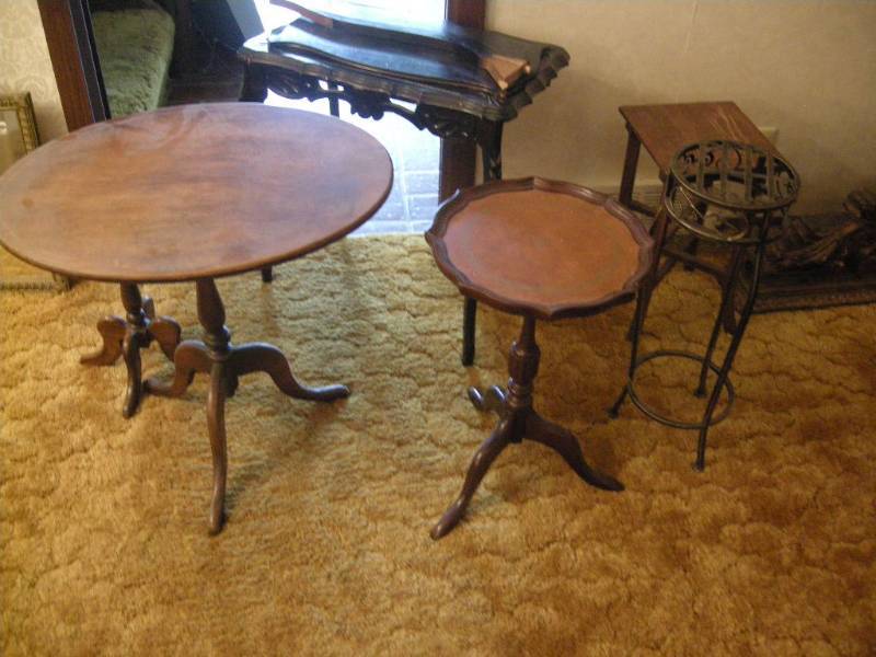 lot 44 image: Group Vintage TablesStands