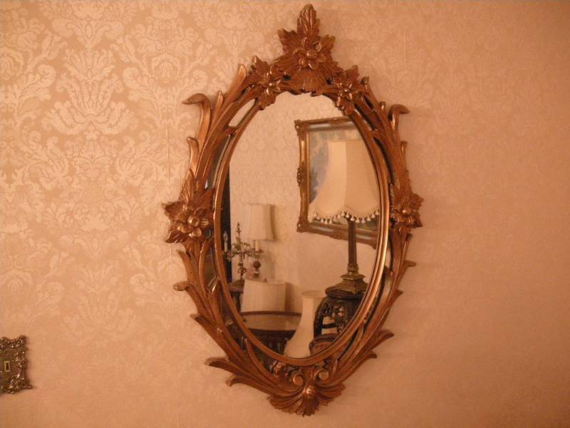 lot 47 image: Ornate Floral Mirror