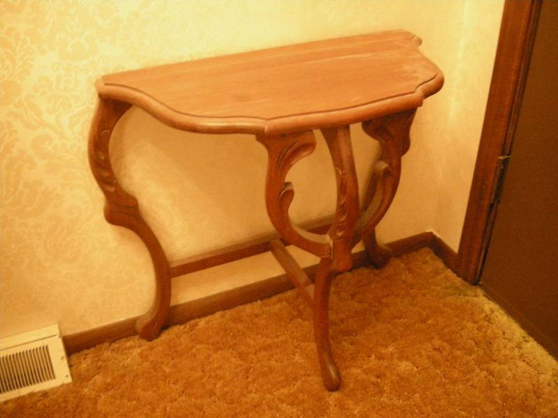 lot 58 image: Antique Half Table