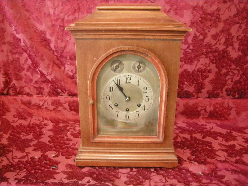 lot 63 image: Antique Gustav Becker (1877-1926) Shelf Clock