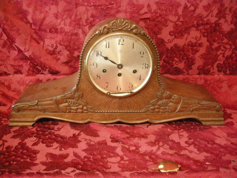 lot 82 image: Antique Junghans Large Wooden Shelf Clock Germany