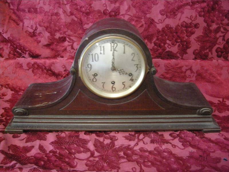 lot 84 image: Antique Seth Thomas Wooden Shelf Clock