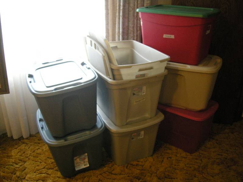 lot 111 image: 7 Totes With Lids