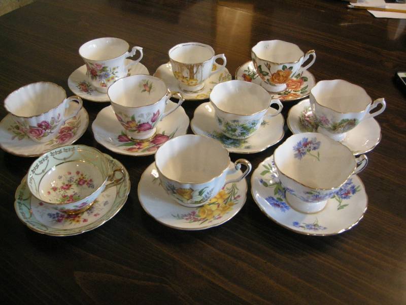 lot 129 image: 10 Vintage Bone China Cup and Saucer Sets