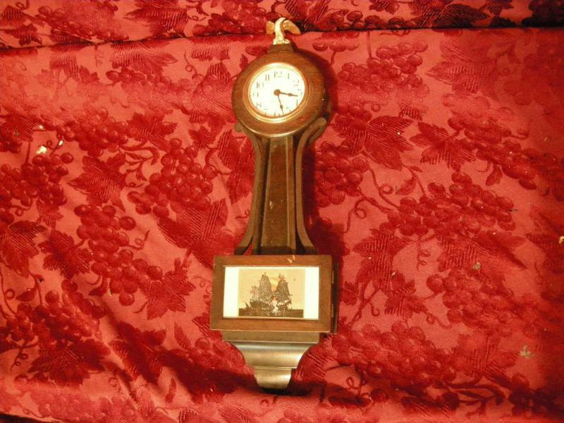 lot 160 image: Antique New Haven Banjo  Wall Clock