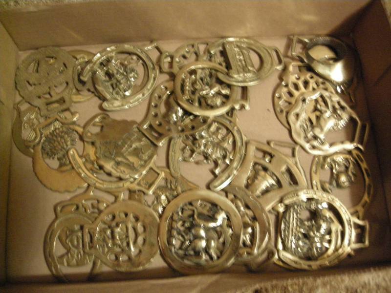 lot 187 image: Group Brass Horse Medallions