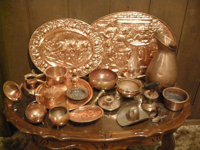 lot 195 image: Vintage Copper Items