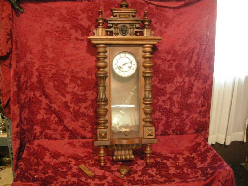 lot 205 image: Antique German Junghans Cherry Wall Clock