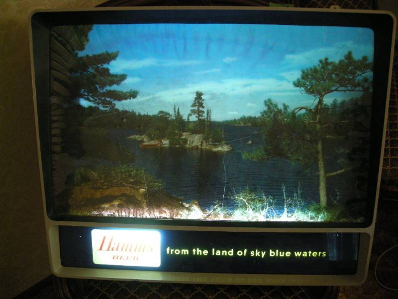 lot 232 image: Vintage Hamms Rippler Bar Light