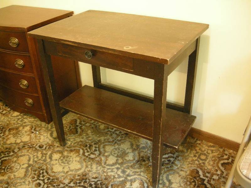 lot 241 image: Antique Table