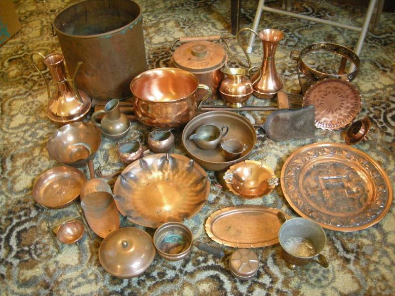 lot 238 image: Vintage Copper Items