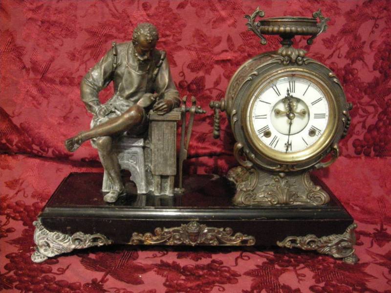 lot 257 image: Antique Figural Shelf Clock
