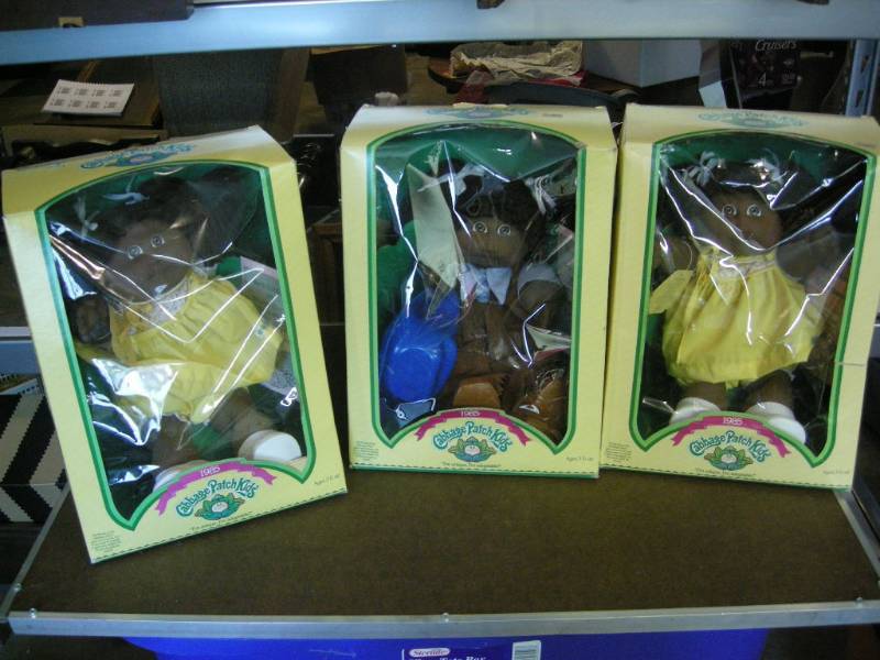 lot 262 image: 3 Vintage 1985 Cabbage Patch Kids