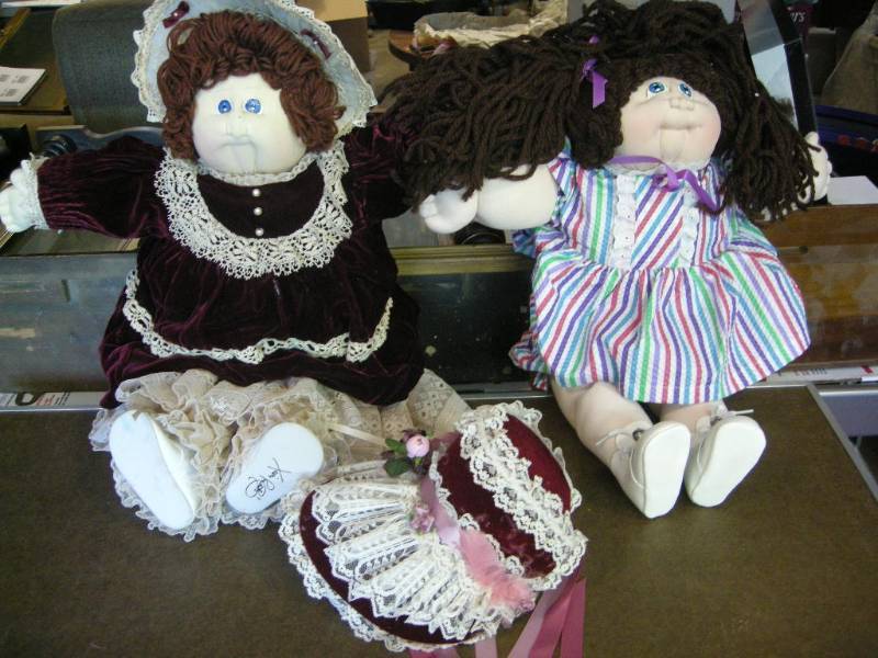 lot 264 image: 2 Fancier Vintage Cabbage Patch Kids