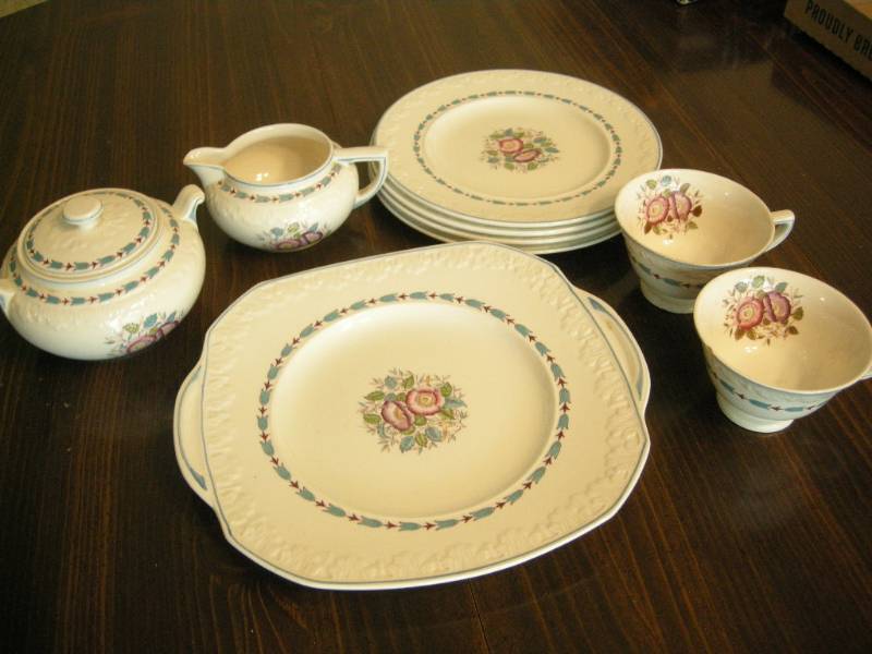 lot 286 image: Vintage Wedgwood Corinthian China