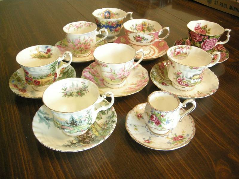 lot 288 image: Vintage Bone China Royal Albert Cup & Saucer Sets