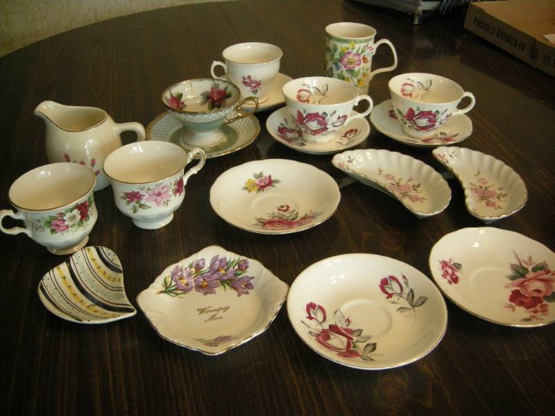 lot 291 image: Misc Bone China Cup-Saucers, Plates