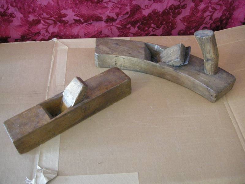 lot 314 image: 2 Primitive Wood Planes