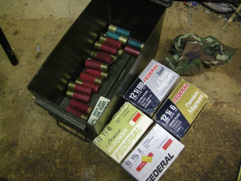 lot 329 image: 12ga Ammo and Ammo Box