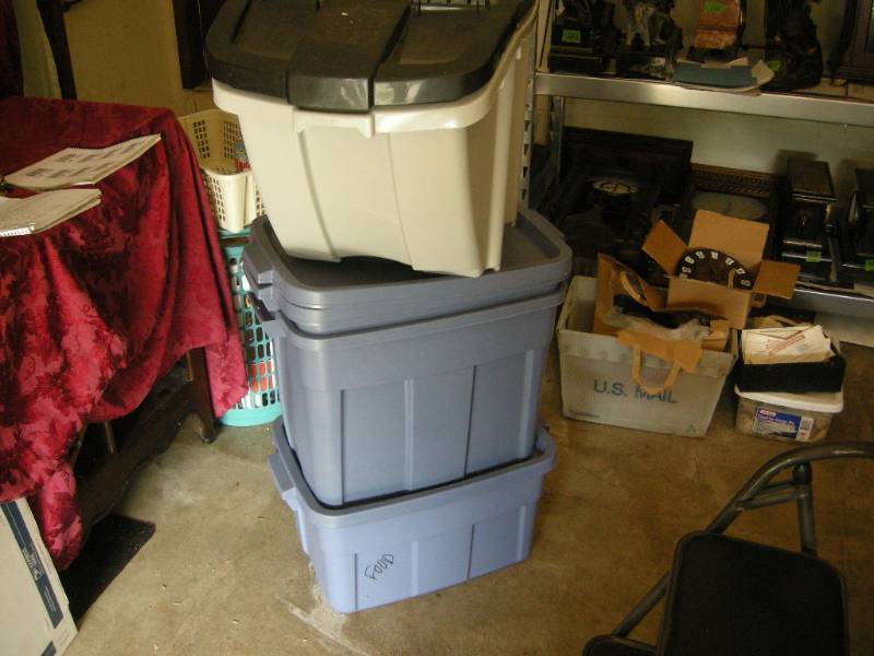 lot 348 image: 5 Totes